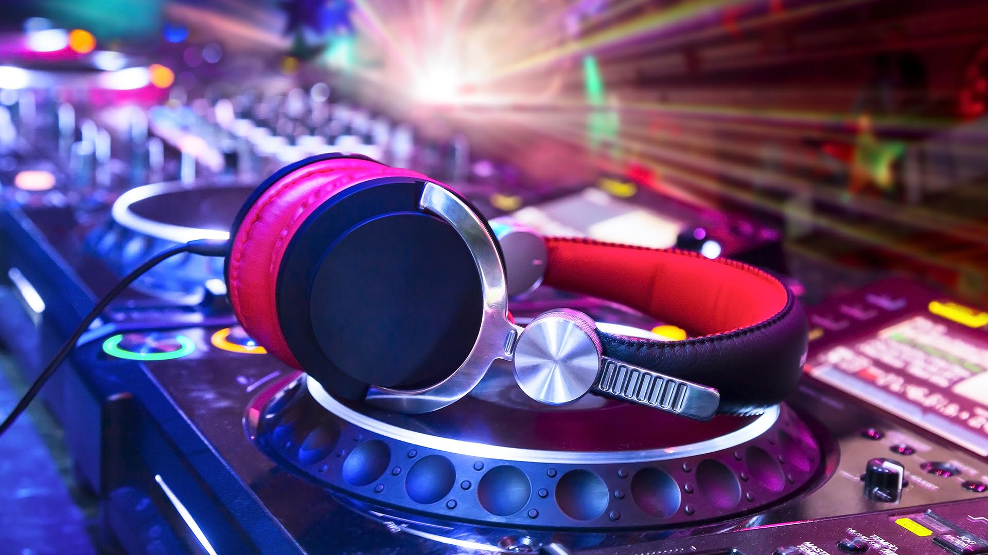 Eclipse Animation DJ Avignon Arles Aix En Provence Carpentras Cavaillon Marseille Mont limar 